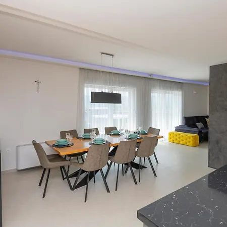 Holiday home Awesome In Donji Vinjani With Kitchen