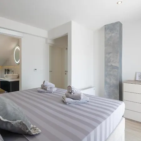 Awesome In Donji Vinjani With Kitchen Holiday home Topici